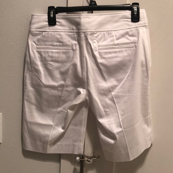 Set of 2 dress Bermuda shorts. - Picture 3 of 5